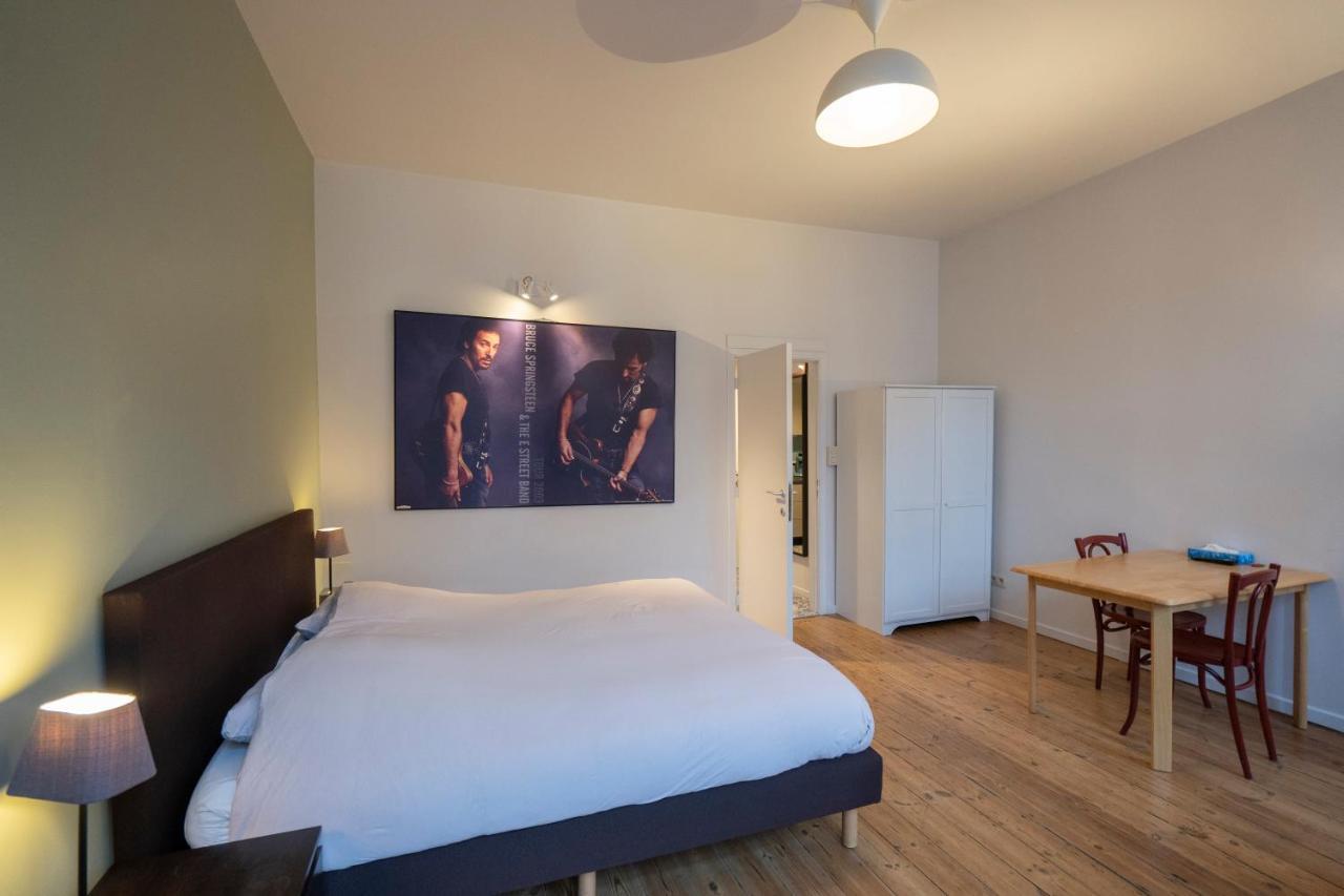 Because The Night City Lodge Antwerpen Kültér fotó