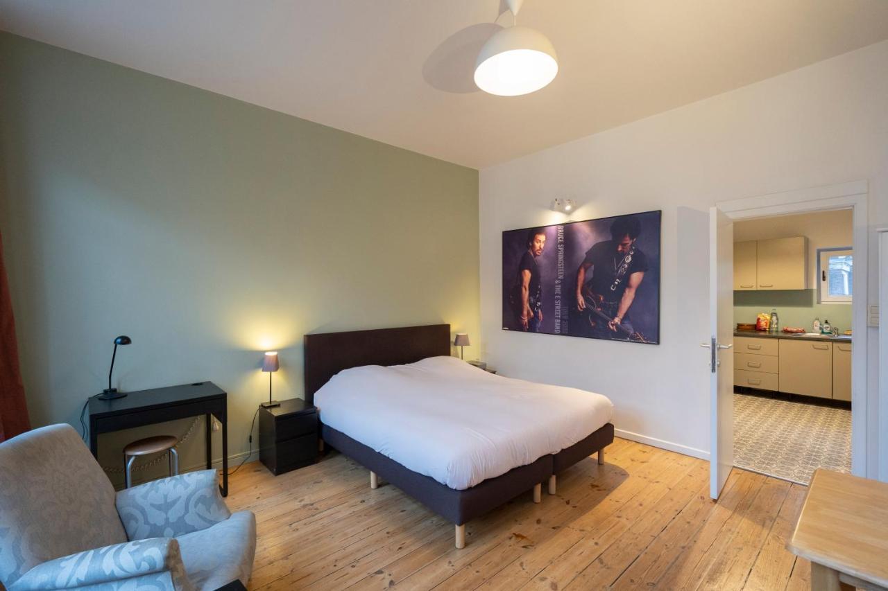 Because The Night City Lodge Antwerpen Kültér fotó