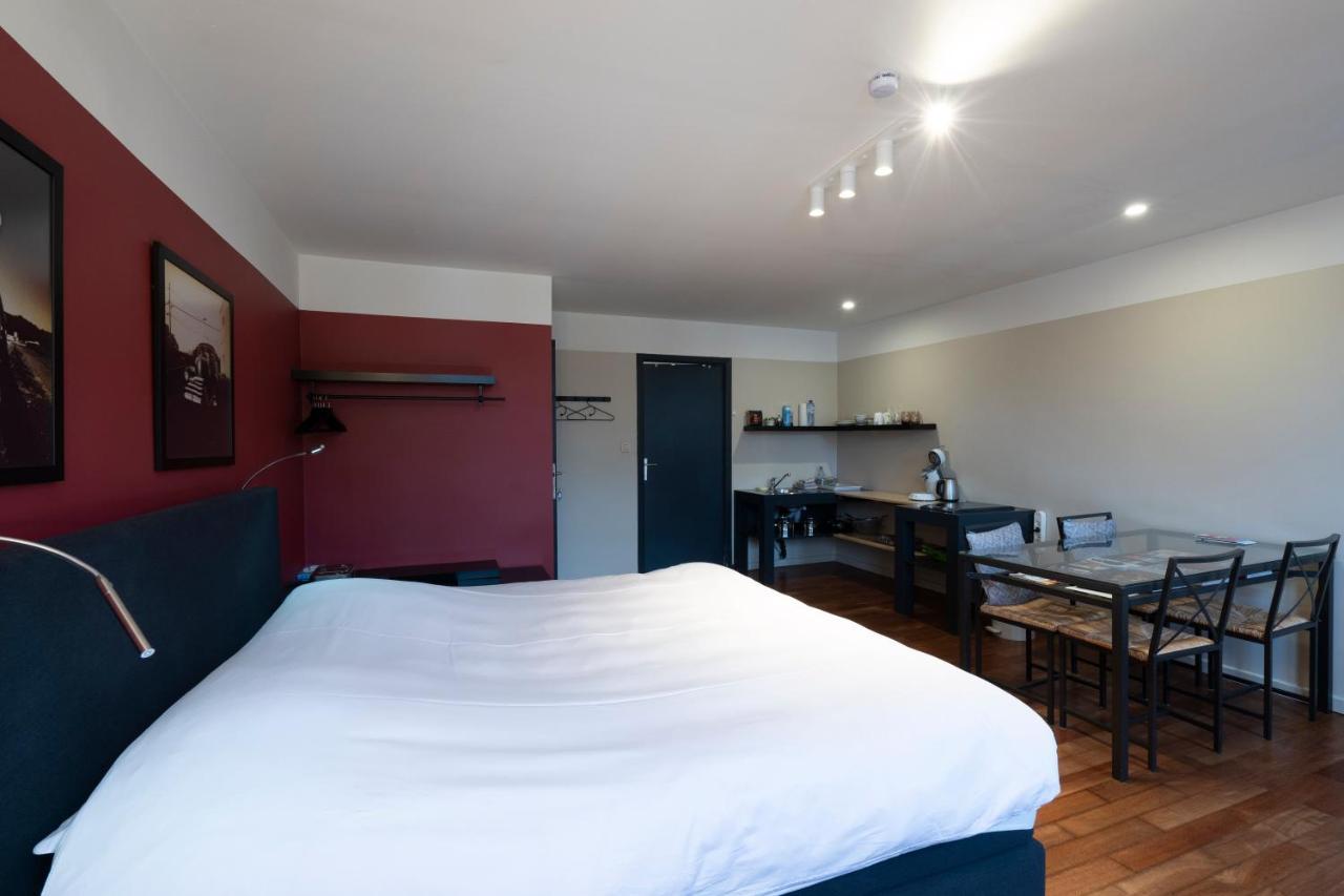 Because The Night City Lodge Antwerpen Kültér fotó